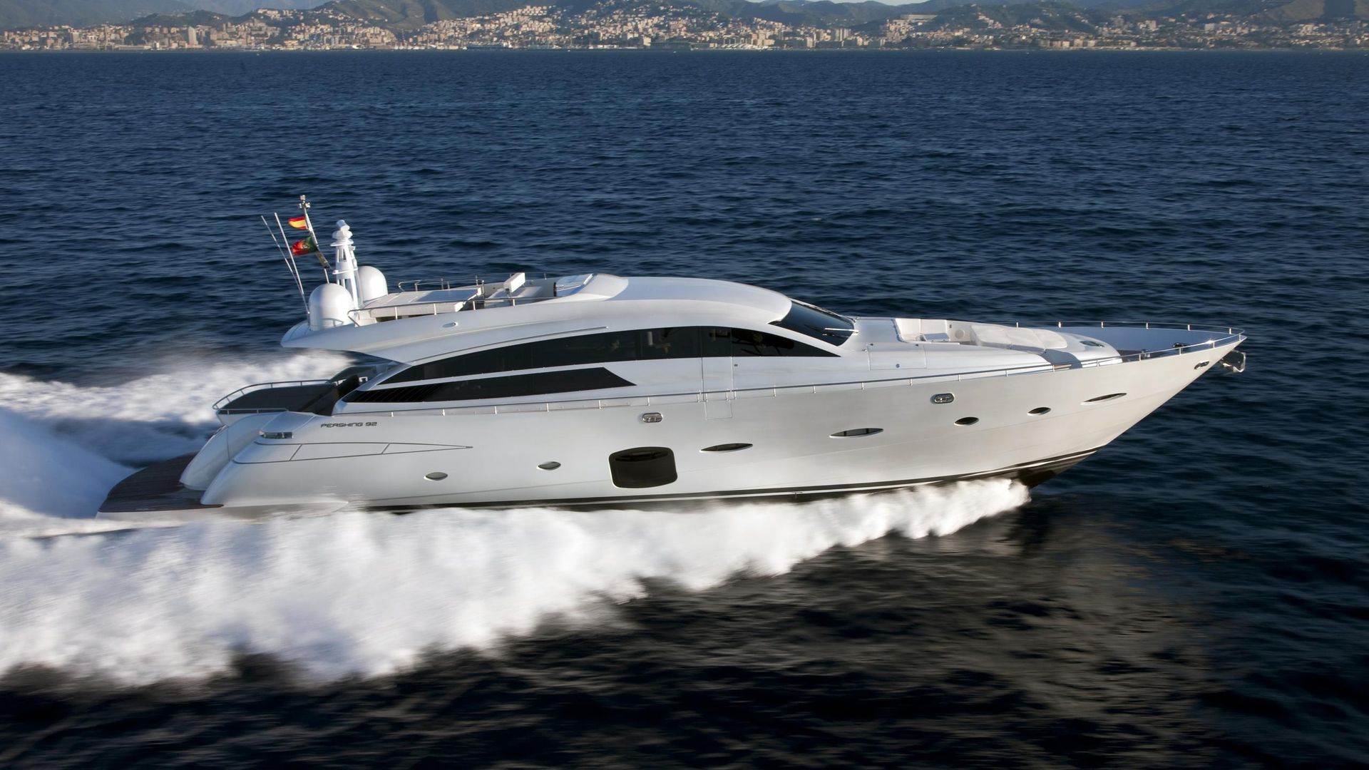 Pershing 92