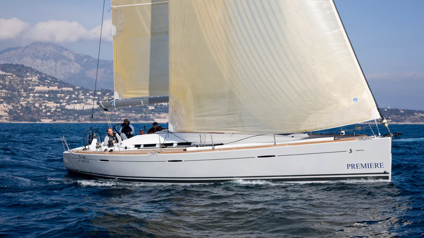 Beneteau First 45
